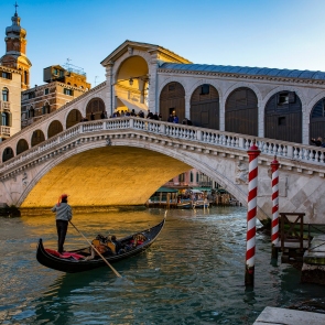 Puente_Rialto_Venecia.jpg