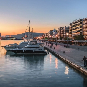4_walk_along_the_kordoni_the_promenade_and_become_one_with_the_sea_1.jpg
