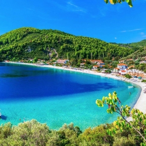 celebrate_may_1st_on_a_sailing_holiday_with_friends_in_volos_greece.jpg
